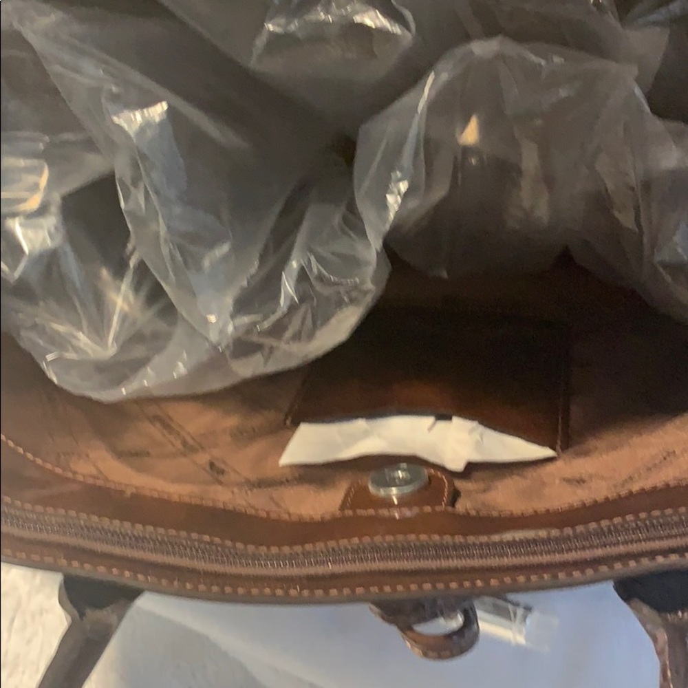 Longchamp Large Patent Tote - Picture 5 of 8